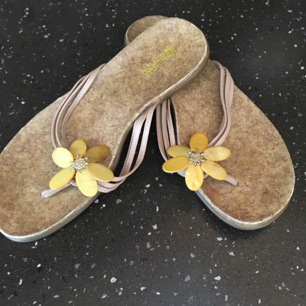 Kenneth Cole sandals